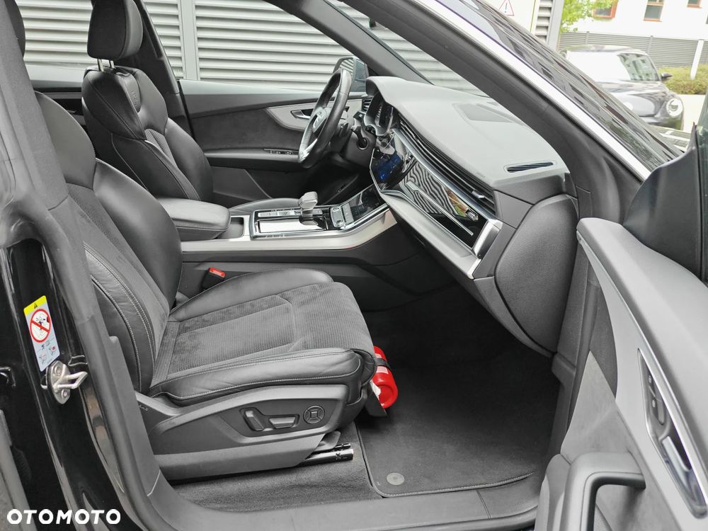Audi Q8 - 27
