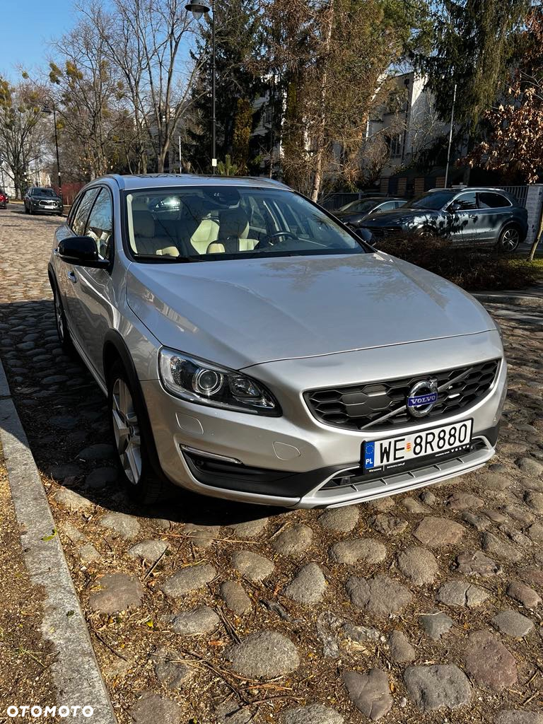 Volvo V60 Cross Country D3 Drive-E Summum - 2