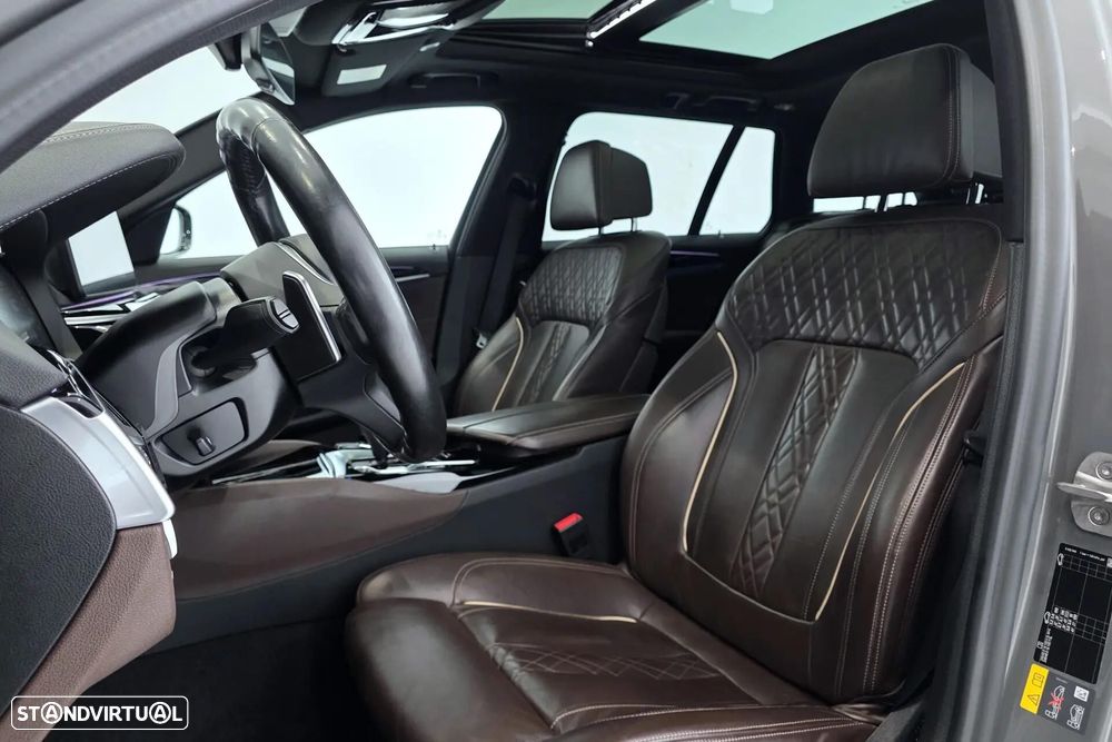 BMW 530 e Pack Desportivo M - 8