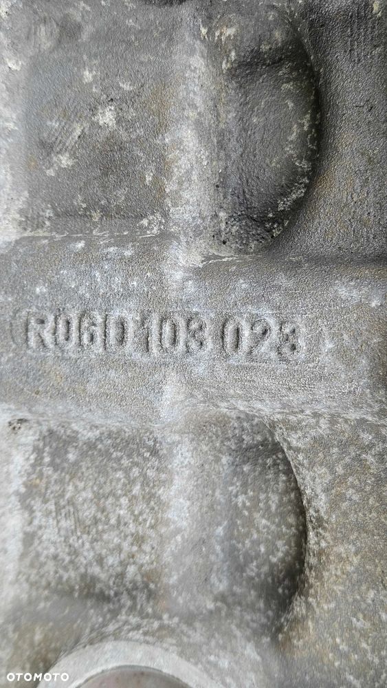 Blok 06D103023 BBBBB Dół Silnik Cylindry Panewki Mocowanie Wału 2.0 FSI AWA Audi A4 B6 B7 VW - 10