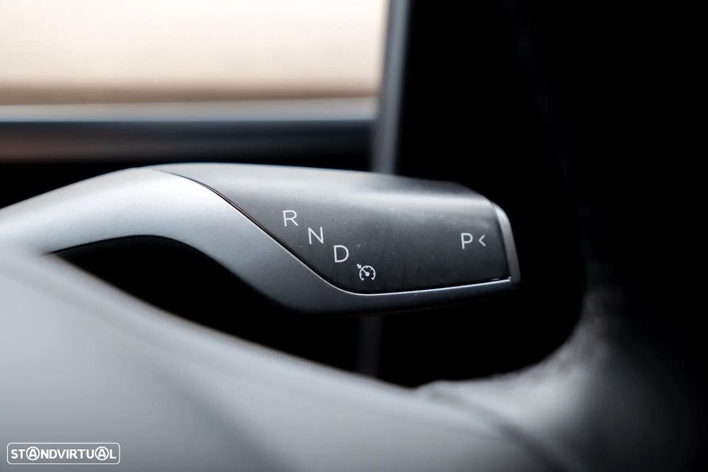 Tesla Model Y Long Range Dual Motor AWD - 7