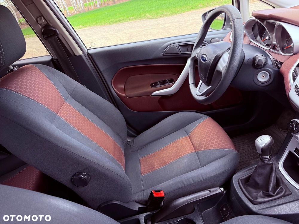 Ford Fiesta 1.4 Champions Edition - 23