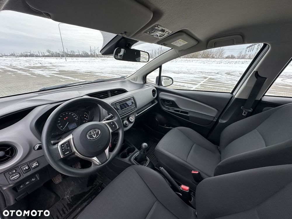 Toyota Yaris - 10