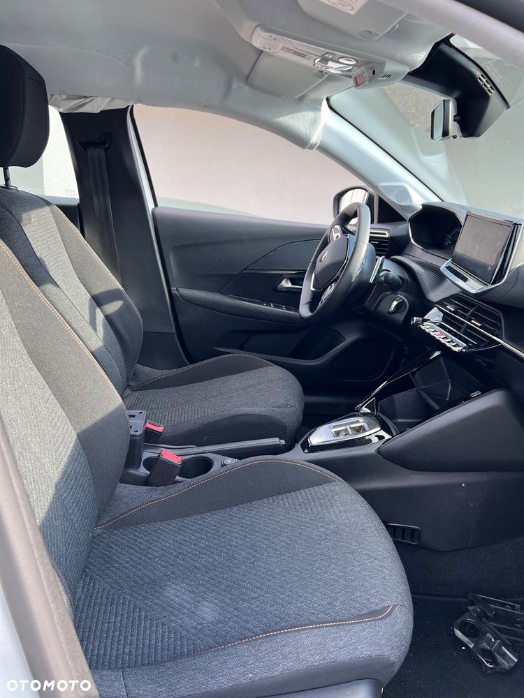 Peugeot 208 - 13