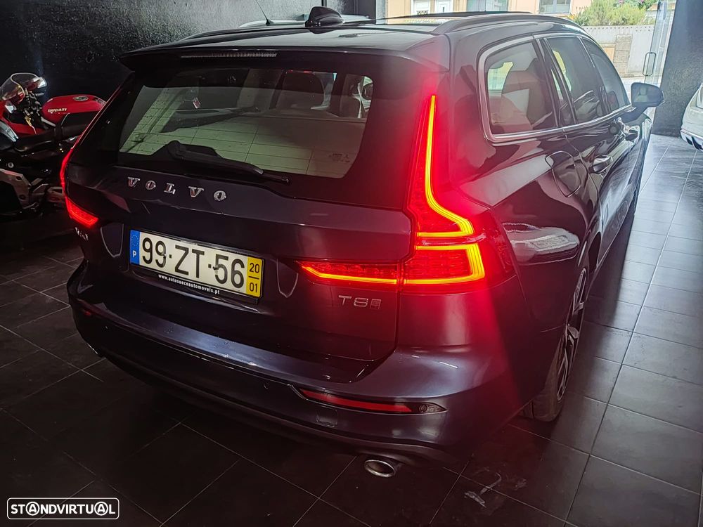 Volvo V60 2.0 T8 AWD TE Momentum Plus - 32