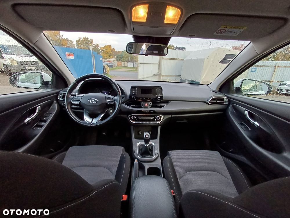 Hyundai i30 1.5 DPI Classic + - 5
