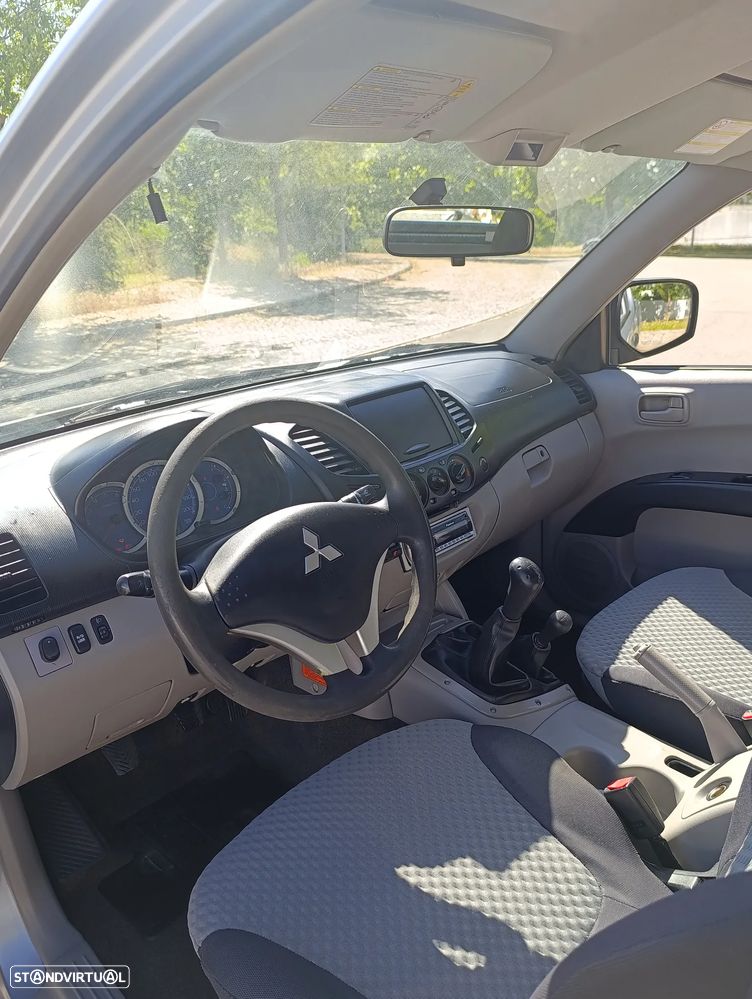 Mitsubishi L200 Pick Up 4x4 Invite Club Cab - 11