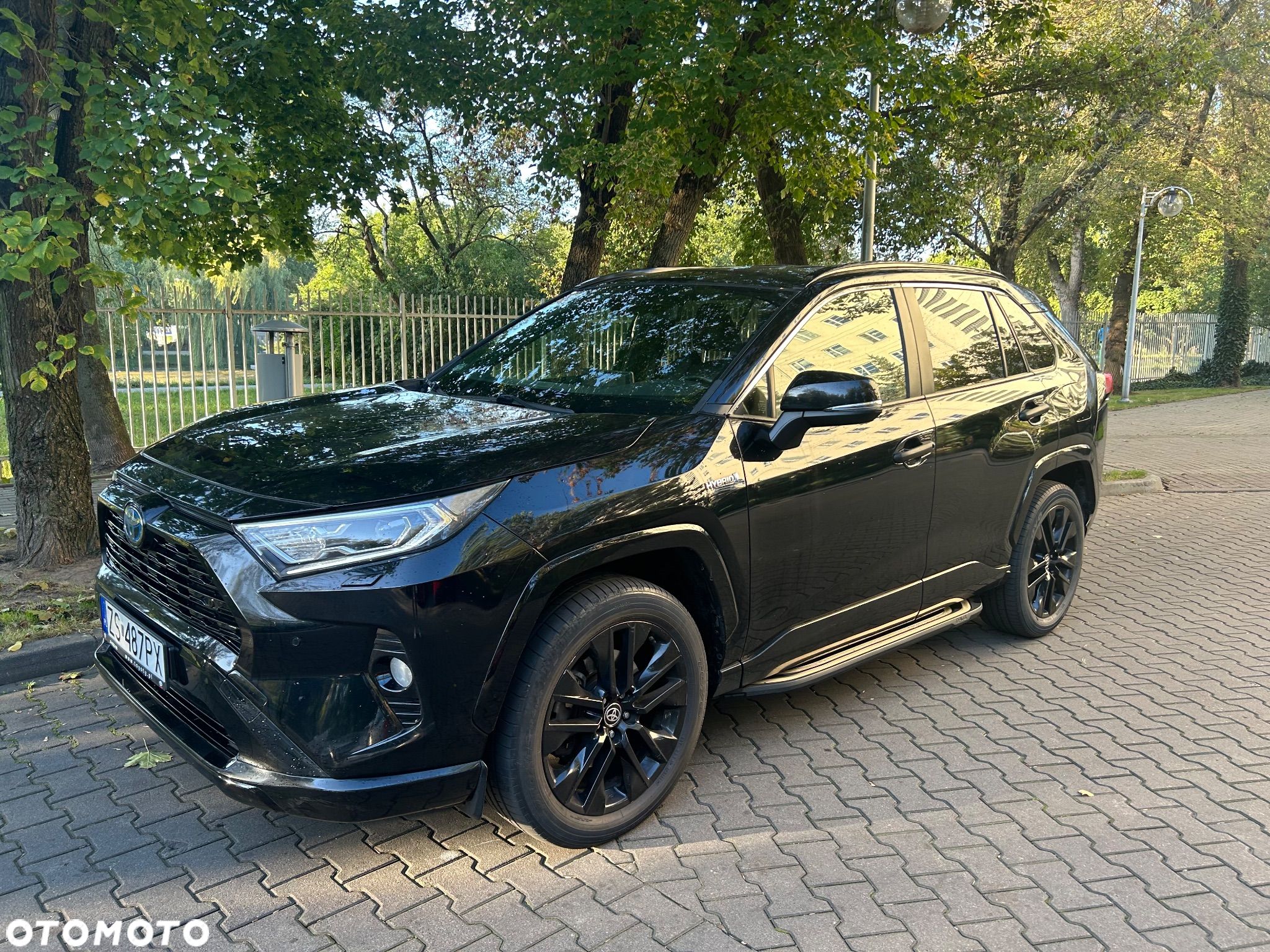 Toyota RAV4 2.5 Hybrid Black Edition by JBL 4x4 - 1