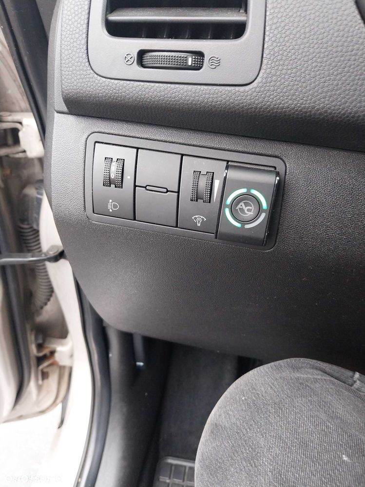 Kia Venga - 6