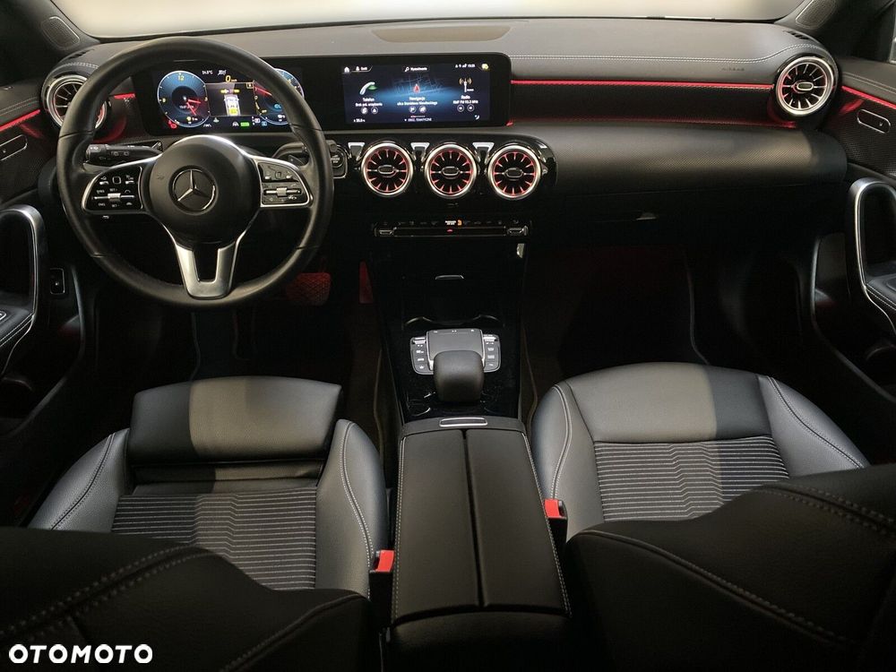 Mercedes-Benz CLA - 12
