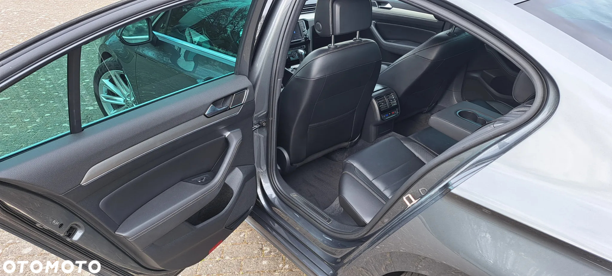 Volkswagen Passat 2.0 TSI BMT 4Mot Highline DSG - 11
