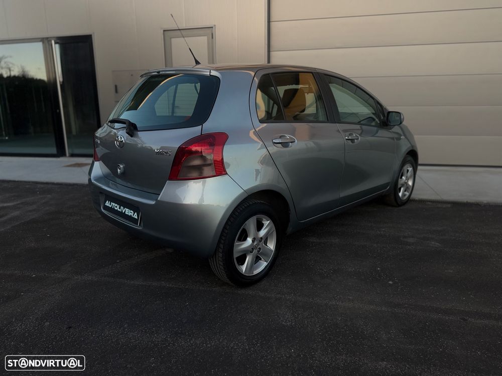 Toyota Yaris 1.3 VVT-i Sol AC+VSC - 5