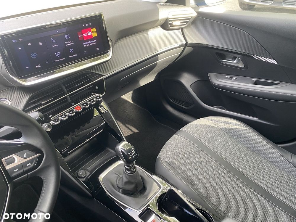 Peugeot 208 - 17