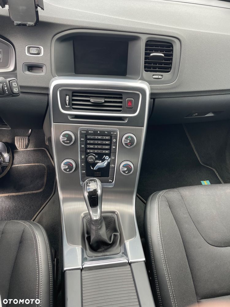 Volvo V60 D3 Momentum - 13