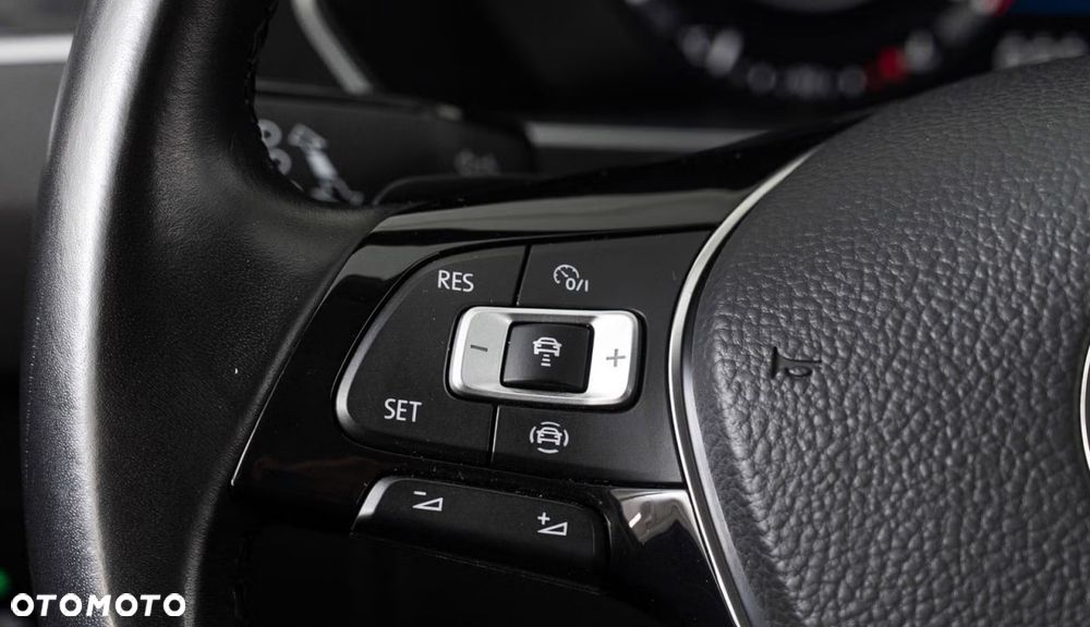 Volkswagen Tiguan 2.0 TDI SCR 4MotION DSG R-Line - 14