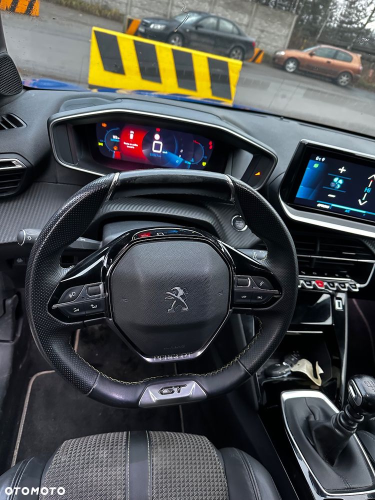 Peugeot 208 BlueHDi 100 GT - 12