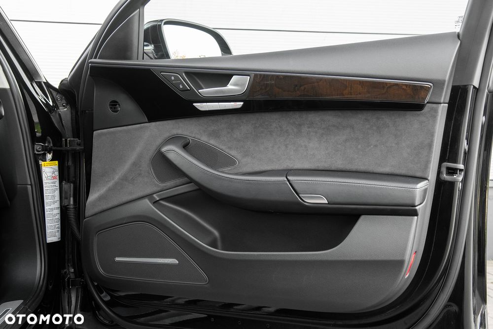 Audi A8 - 26