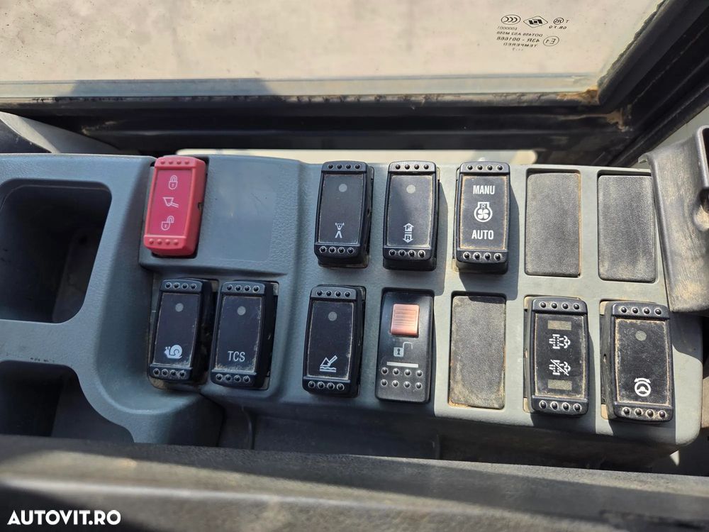 Hitachi ZW150-6, 2018, 5.304h, 21.348km, cupa 2,5mc, Masa 14 tone, cupla rapida, anv Michelin 80% ok, cantar, camera spate masalier, FULL OPTION, filtru suplimentar, Aer cond, rulat in Germania, posibilitate leasing, STARE FOARTE BUNA-PROMOTIE 69.900 EUR+Tva - 34