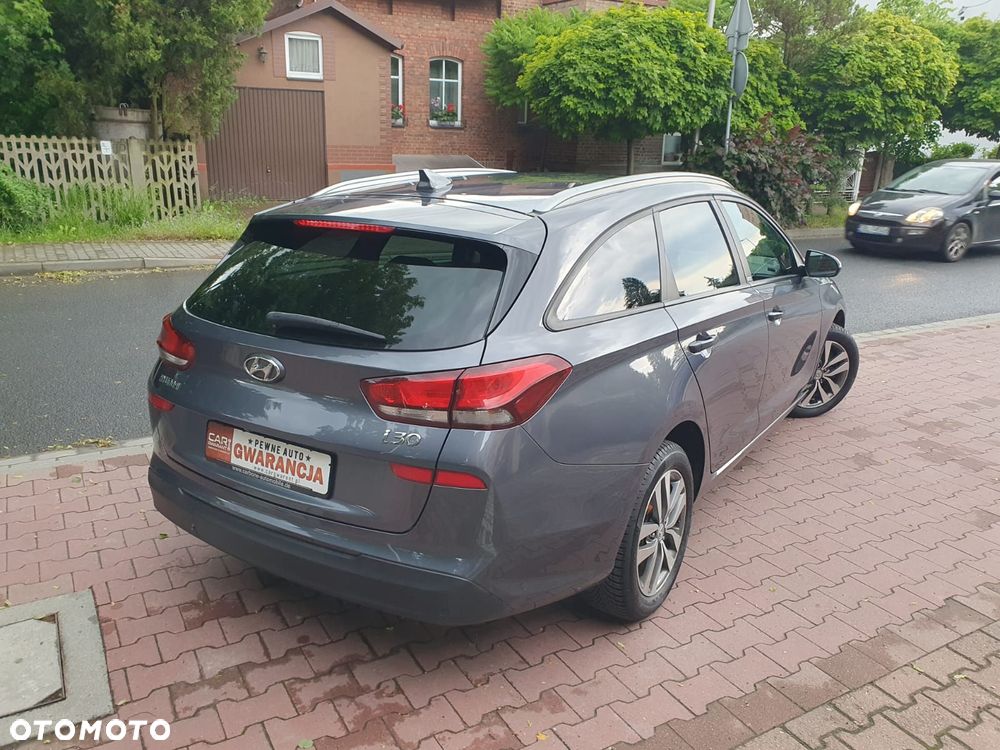 Hyundai i30 blue Kombi 1.4 YES Gold - 33