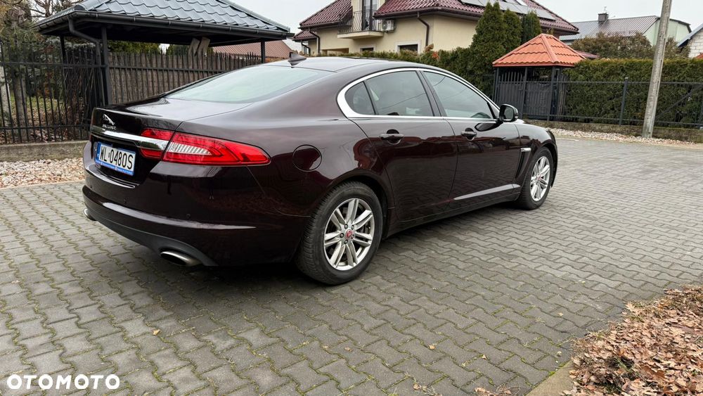 Jaguar XF 2.0 T Luxury - 4