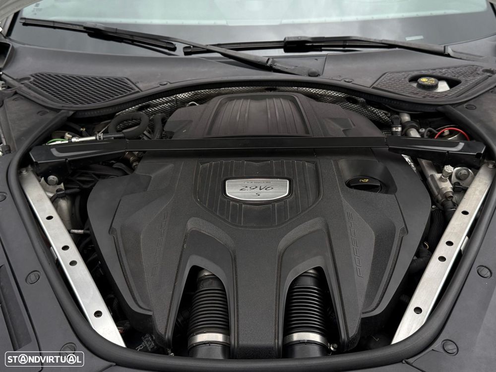 Porsche Panamera 4 S - 48