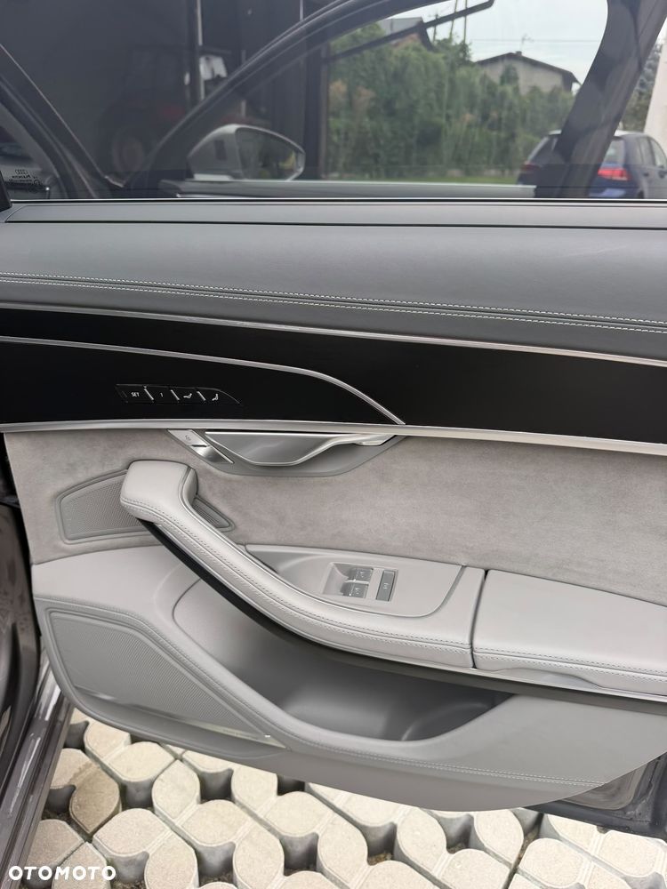 Audi A8 60 TFSI e Quattro Tiptr - 12