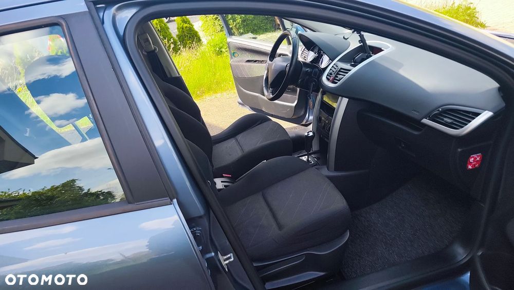 Peugeot 207 120 Automatik Premium - 24