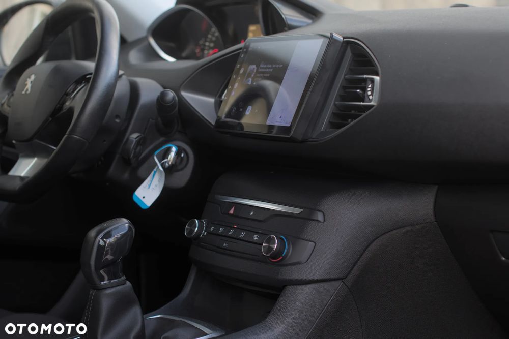 Peugeot 308 SW BlueHDi 100 Stop & Start Niveau 1 Business-Line - 8