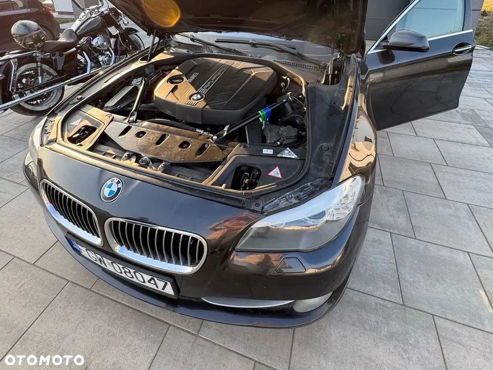 BMW Seria 5 525d xDrive Modern Line - 13