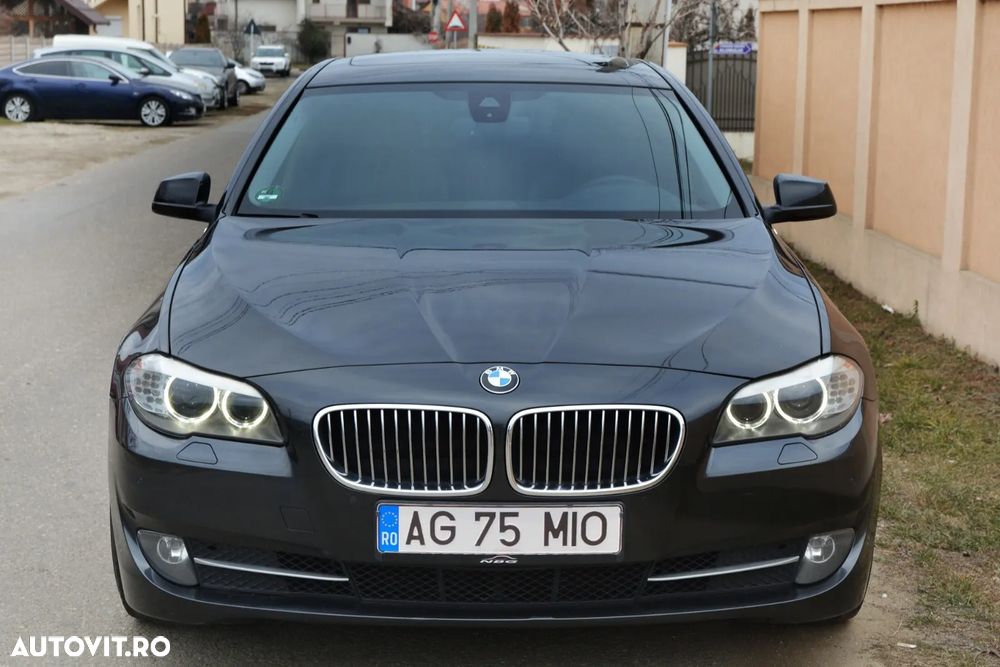 BMW Seria 5 520d xDrive - 9