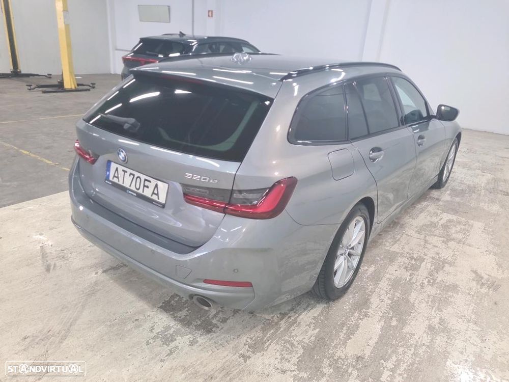 BMW 320 e Auto - 4