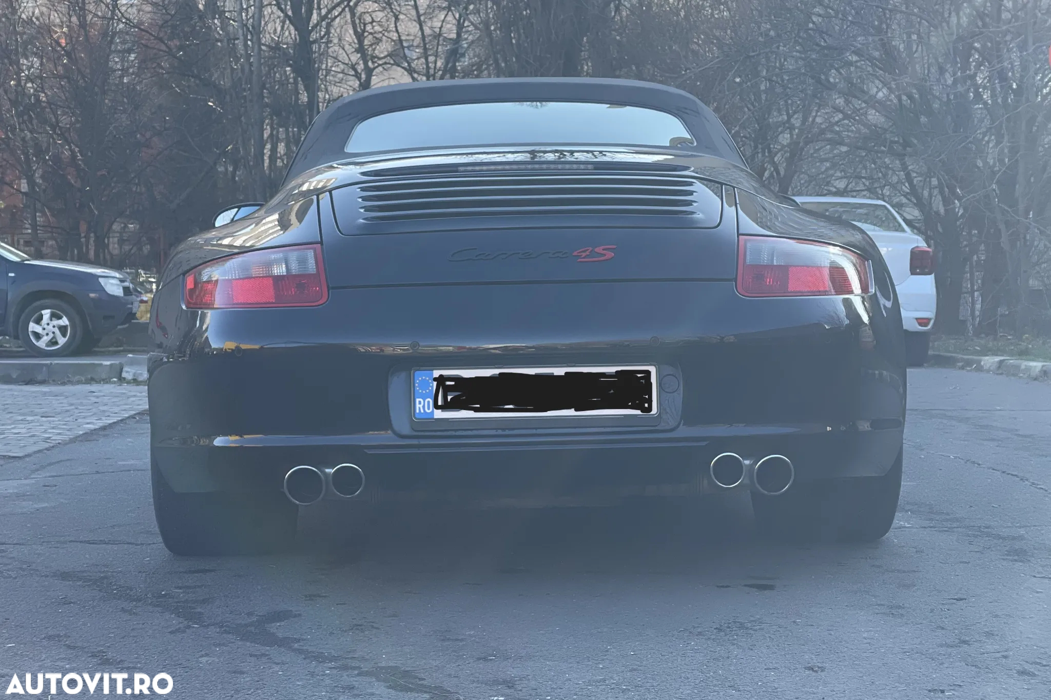 Porsche 911 Carrera 4 S Cabriolet - 3
