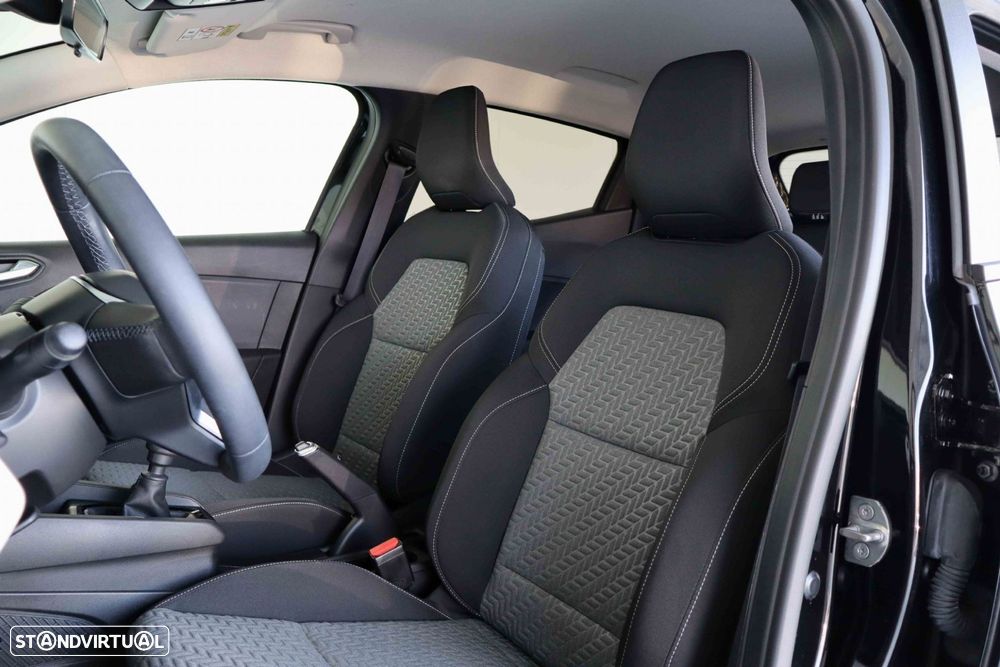 Renault Clio 1.0 TCe Evolution Bi-Fuel - 36