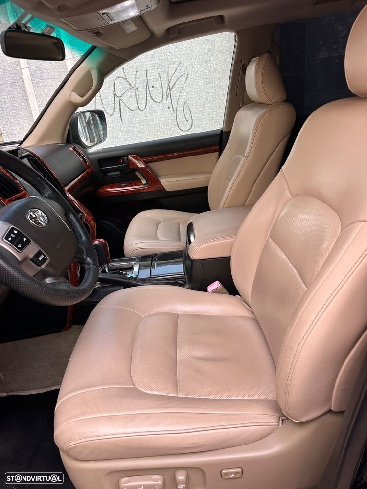 Toyota Land Cruiser Executive - 9