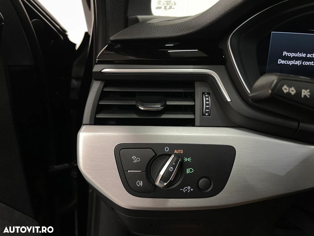 Audi A4 Limuzina 35 TFSI S tronic MHEV S Line - 30