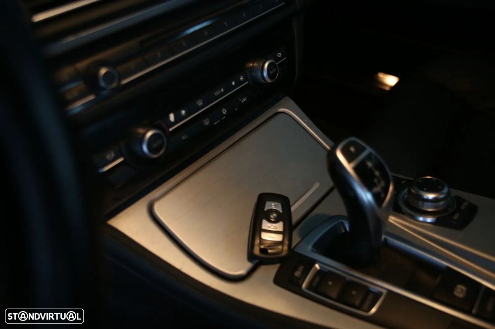 BMW 535 d Pack M Auto - 27