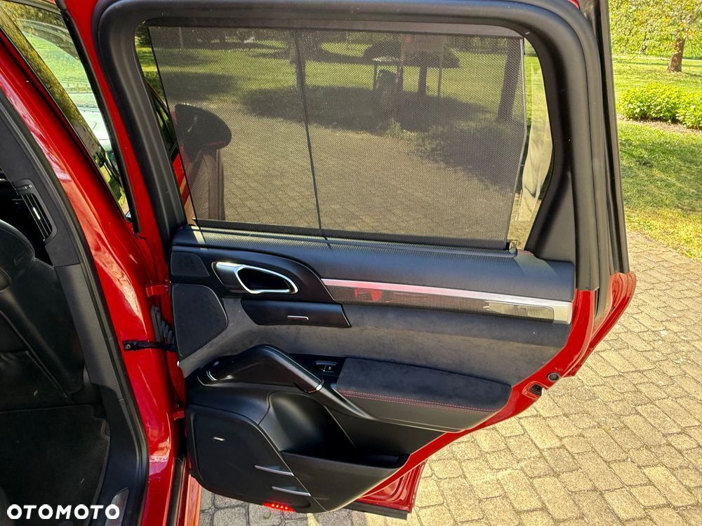 Porsche Cayenne GTS - 32