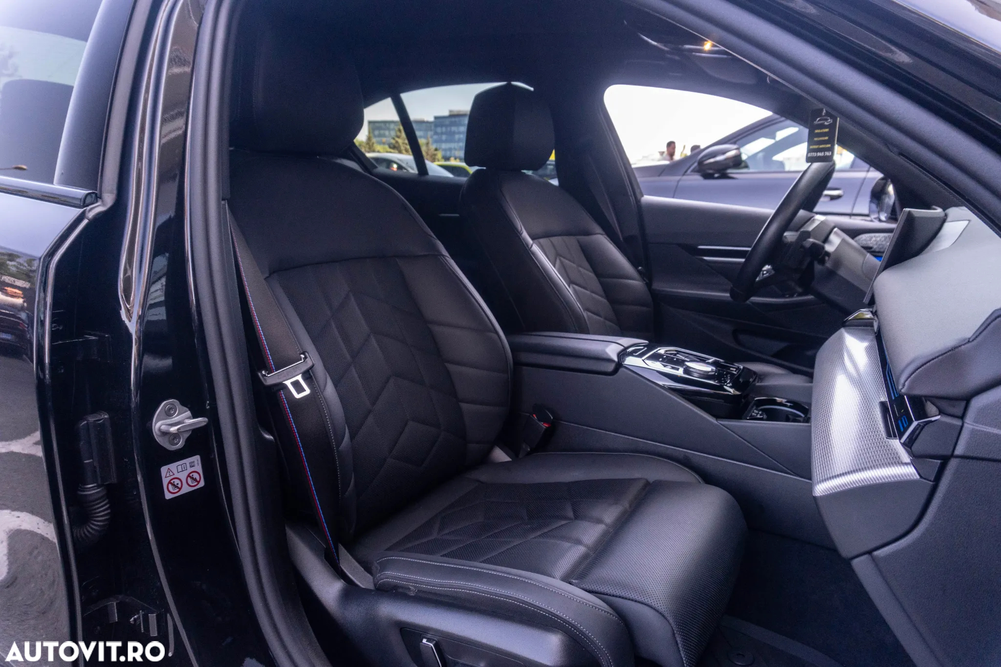 BMW Seria 5 520i Touring Aut. - 38
