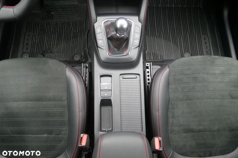 Ford Kuga - 11