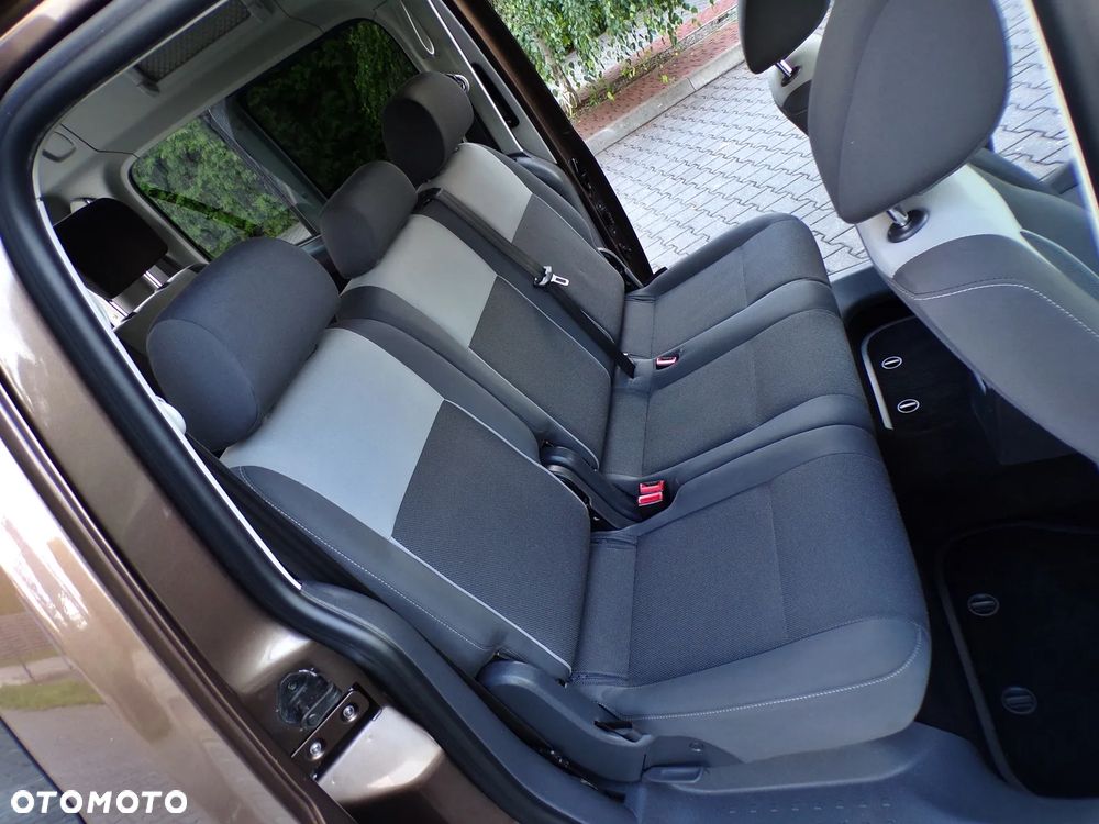Volkswagen Caddy Maxi Comfortline - 24