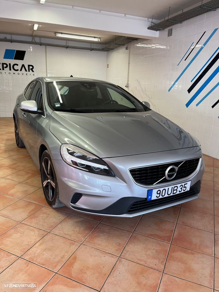 Volvo V40 2.0 D2 R-Design Momentum - 1