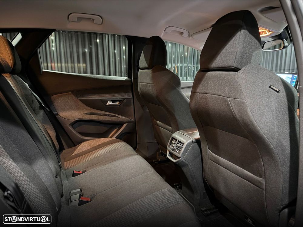 Peugeot 3008 1.2 PureTech Allure EAT8 - 32