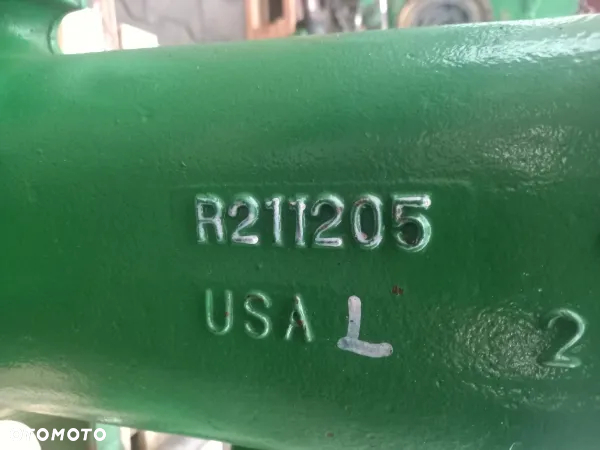 Elementy przedniej osi sztywnej John Deere 7720 - 3