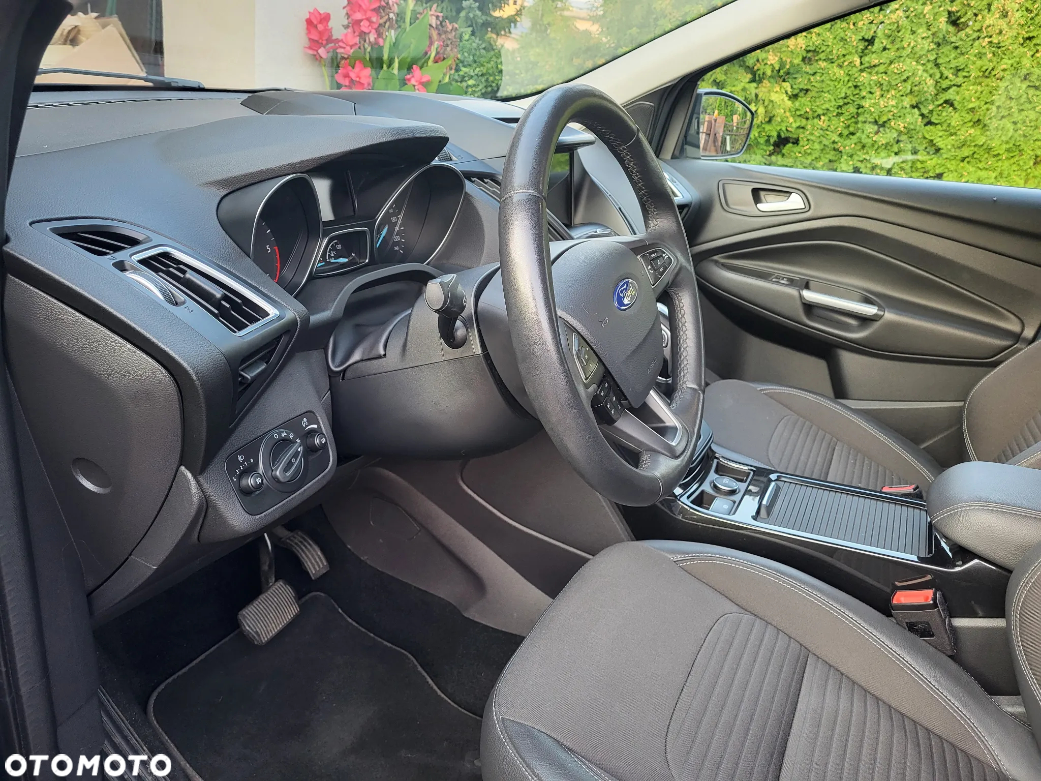 Ford Kuga 2.0 TDCi 4x4 Titanium - 34