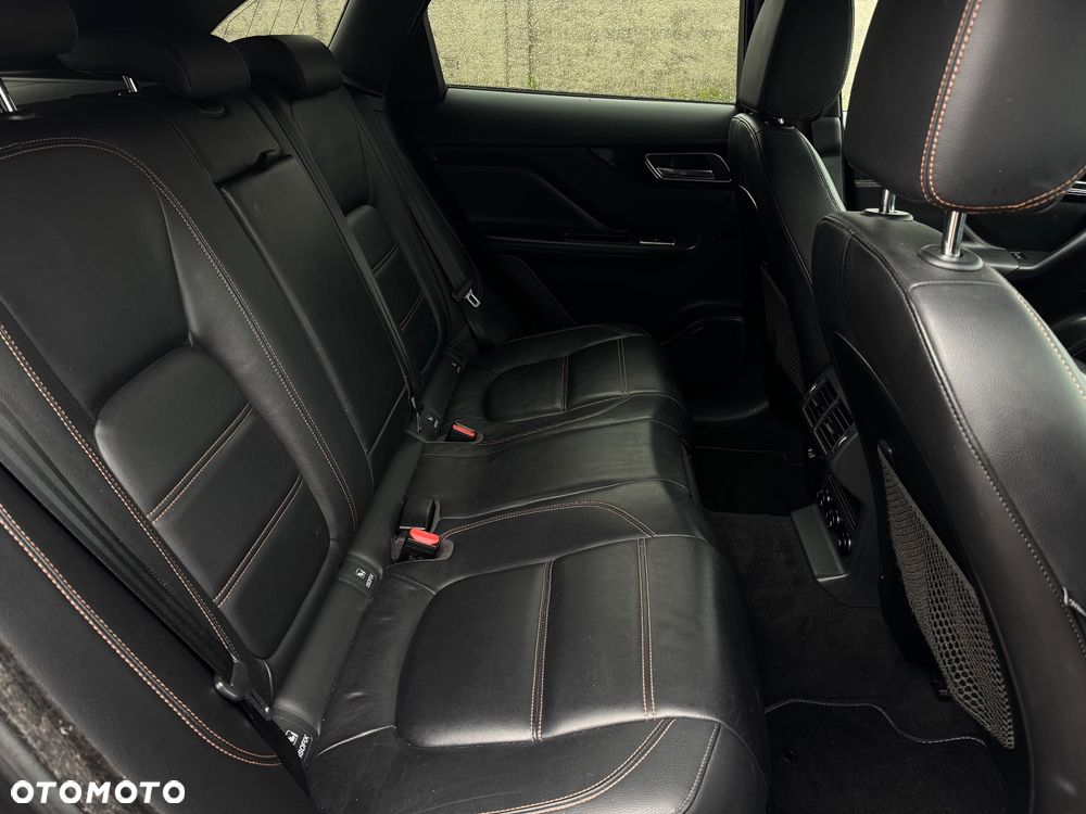 Jaguar F-Pace 20d AWD R-Sport - 19