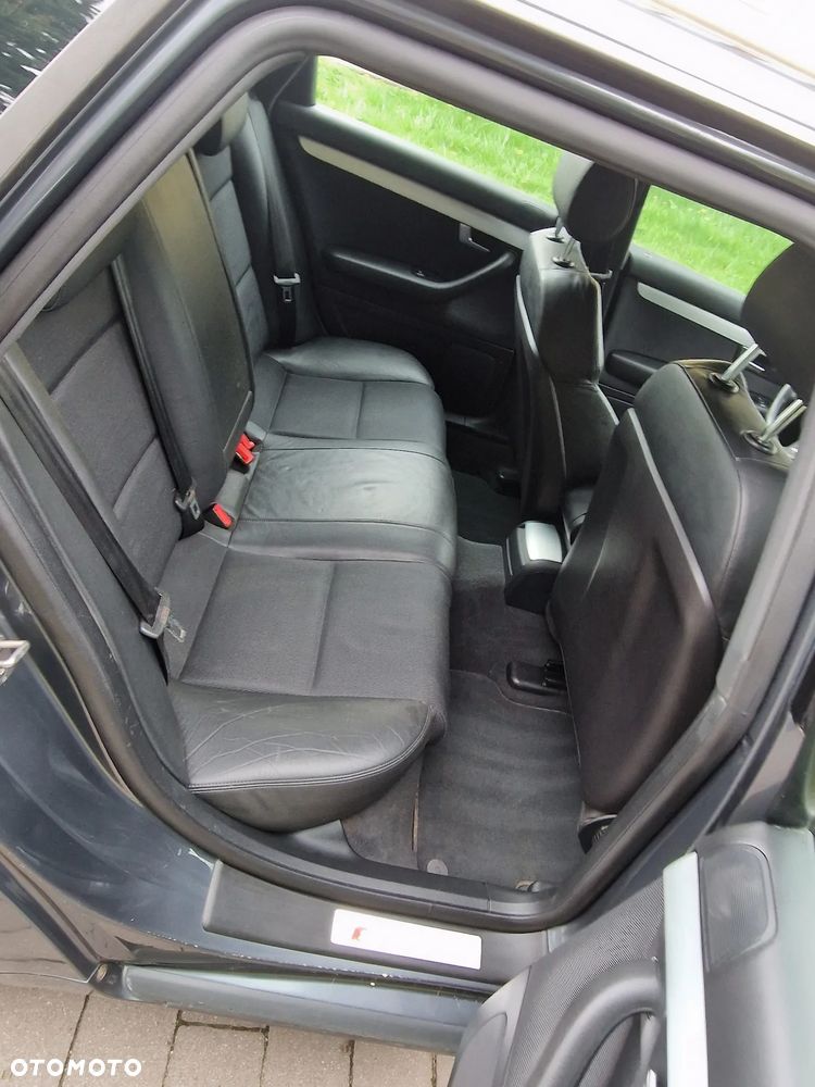 Audi A4 Avant 2.0 T FSI quattro - 13