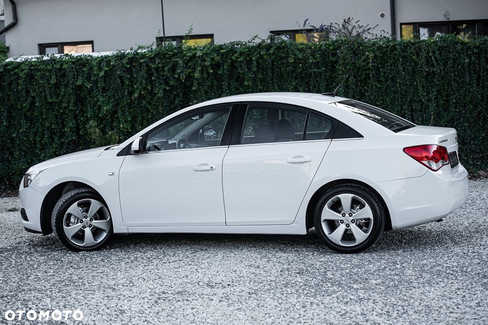 Chevrolet Cruze 1.8 LS - 11