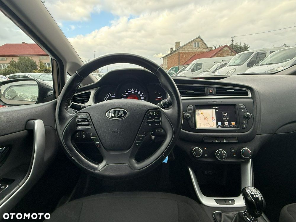 Kia Ceed - 8