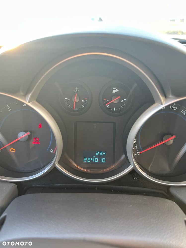 Chevrolet Cruze 1.6 Base - 7