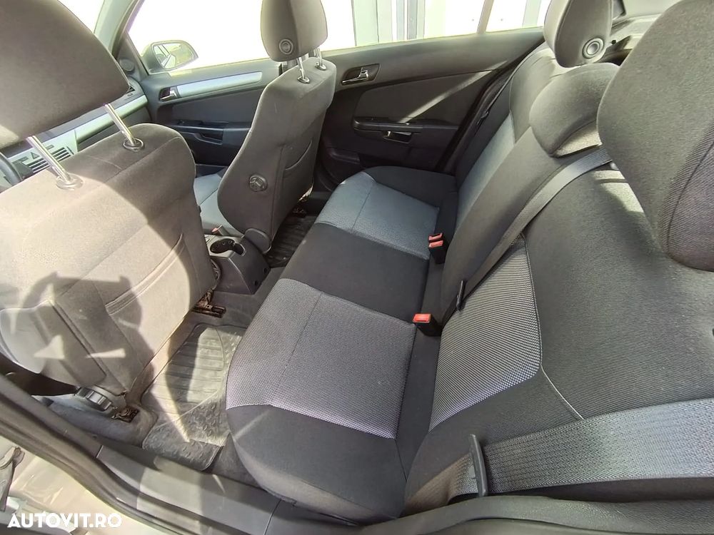 Opel Astra 1.9 CDTI DPF Automatik Edition - 4